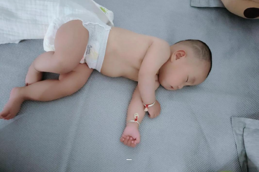 黔南宝宝总是摇头怎么回事